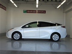 プリウス S セーフティプラス