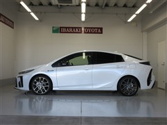 プリウスPHV S GRスポーツ