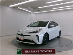 トヨタ プリウス S ツーリングセレクション