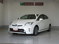 トヨタ プリウス S