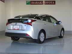 プリウス S セーフティプラス2