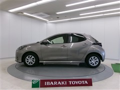 ヤリス ハイブリッド X