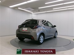 ヤリス ハイブリッド X