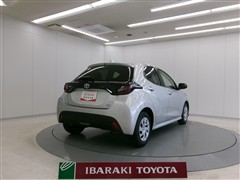 ヤリス ハイブリッド X