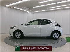 ヤリス ハイブリッド X