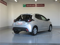 ヤリス ハイブリッド X