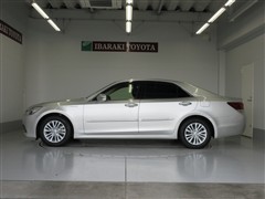 クラウンロイヤル HV ロイヤルサルーン