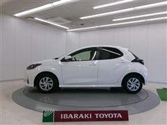 ヤリス ハイブリッド X