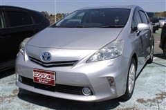 プリウスアルファ S