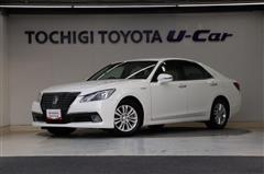 トヨタ　クラウン HV 2.5 ロイヤルサルーン