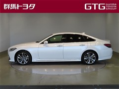 クラウンハイブリッド RS