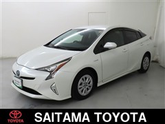 トヨタ　プリウス S