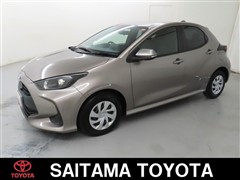 トヨタ　ヤリスHV X