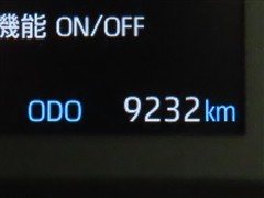 ヤリス HV X