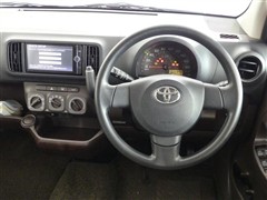 パッソ 1.0 X クツロギ