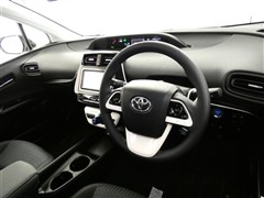 プリウス S セーフティプラス