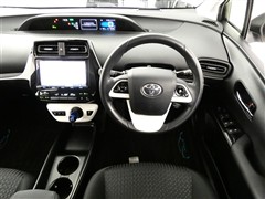 プリウス S セーフティプラス