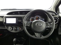 ヴィッツ Fセーフティエディション2