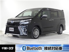 トヨタ　ヴォクシーHEV ZSキラメキ3