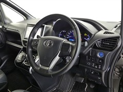 ヴォクシーHEV ZSキラメキ3