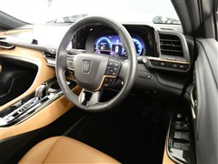 クラウン スポーツ Z