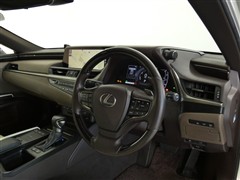 ES300h バージョンL