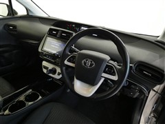 プリウス S セーフティプラス