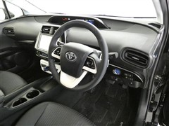 プリウス S セーフティープラス