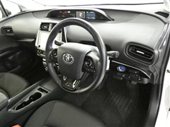 プリウス Sセーフティプラス2