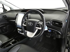 プリウスPHEV A レザーPK