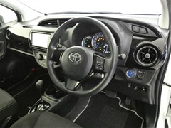 ヴィッツ HEV FセーフティED3