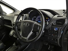 エスクァイアHEVGiプレミアムBLT