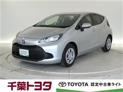 トヨタ アクア X