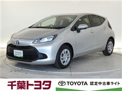 トヨタ アクア X