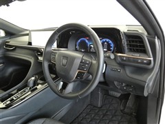 クラウンクロスオーバー G