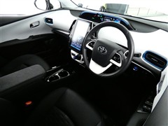 プリウスPHV A