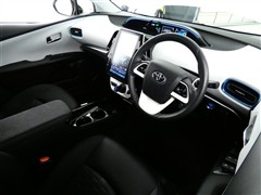 プリウスPHV A