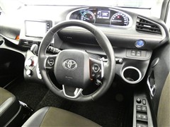 シエンタHEV ファンベースG クエロ