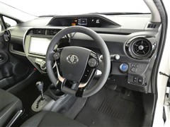 アクア S スタイルブラック