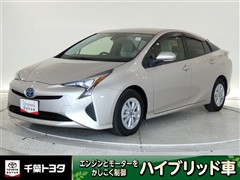 プリウス S