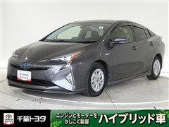 プリウス S