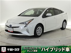 トヨタ プリウス Sセーフティプラス
