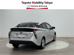 プリウス A