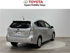 プリウスアルファ S