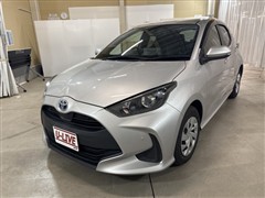 トヨタ　ヤリス HV X
