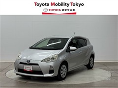 トヨタ　アクア S
