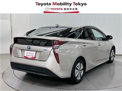 プリウス A