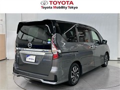 セレナ E-パワー ハイウェイスターV