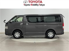 ハイエースV S-GLダークプライム