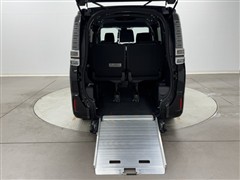 ヴォクシーWEL ZSクルマイス 1